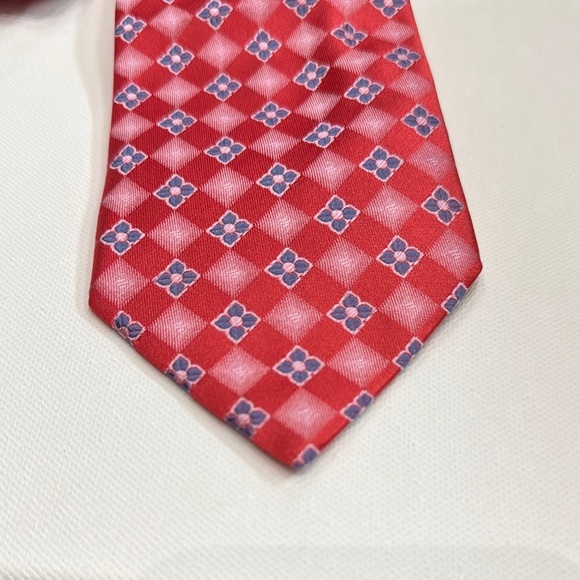 Andrew's Ties Red Geometric Patterned Men's Tie - Made in Italy - Picture 3 of 9